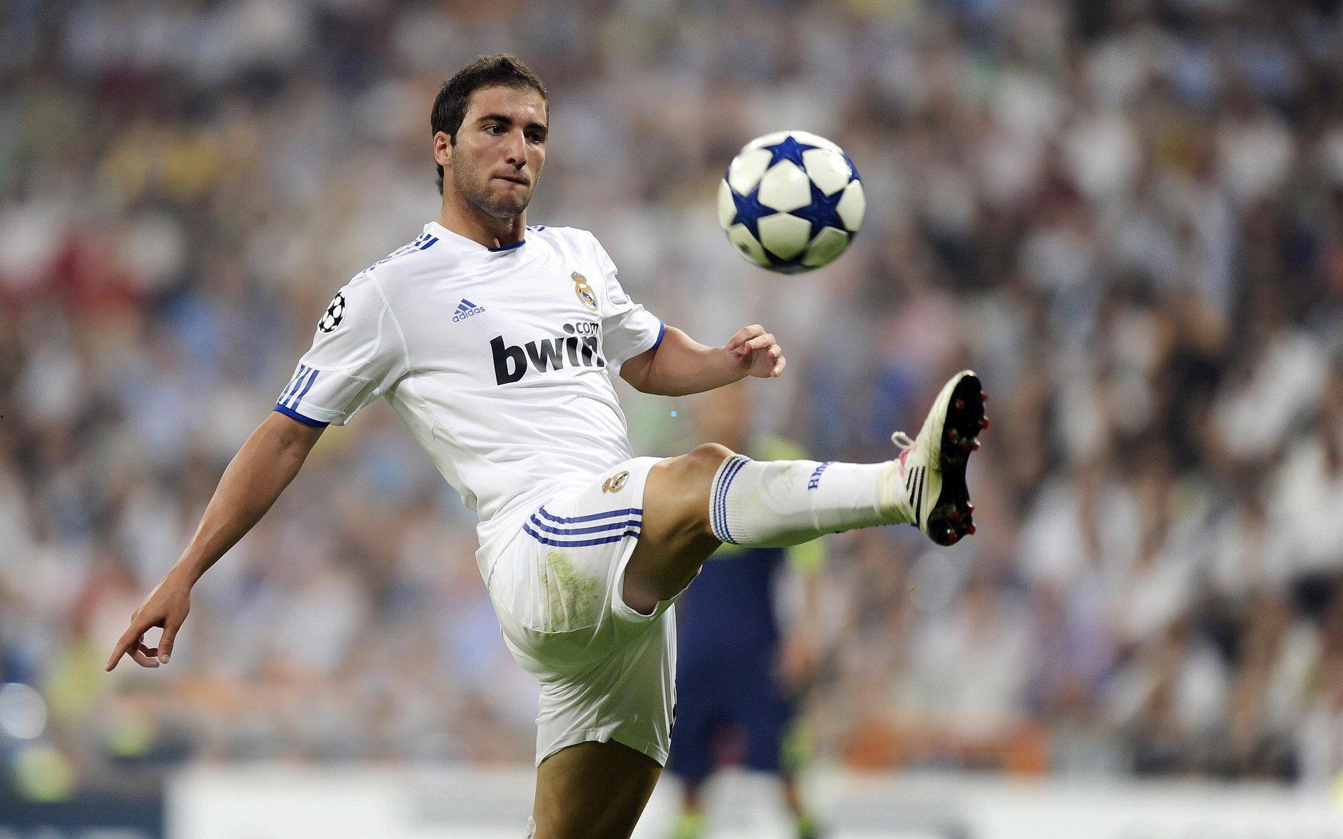 中国体育彩票_范德芬专访，童年崇拜普约尔，职业生涯最棘手对手凯恩